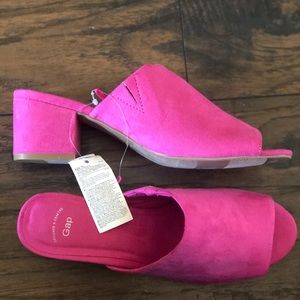 HOT PINK GAP MULE HEEL